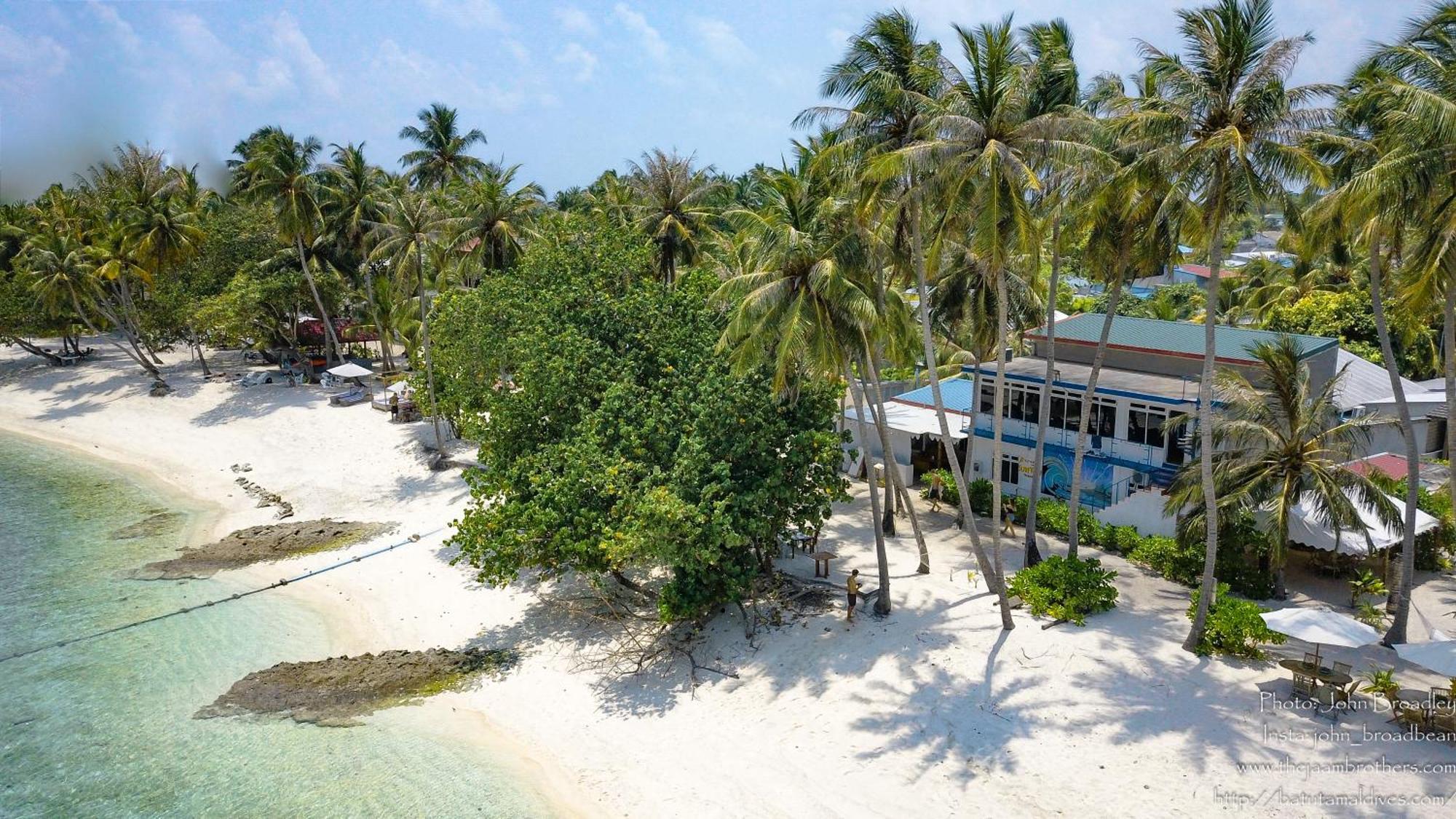 Hotel Batuta Maldives Surf View Thulusdhoo Exterior foto