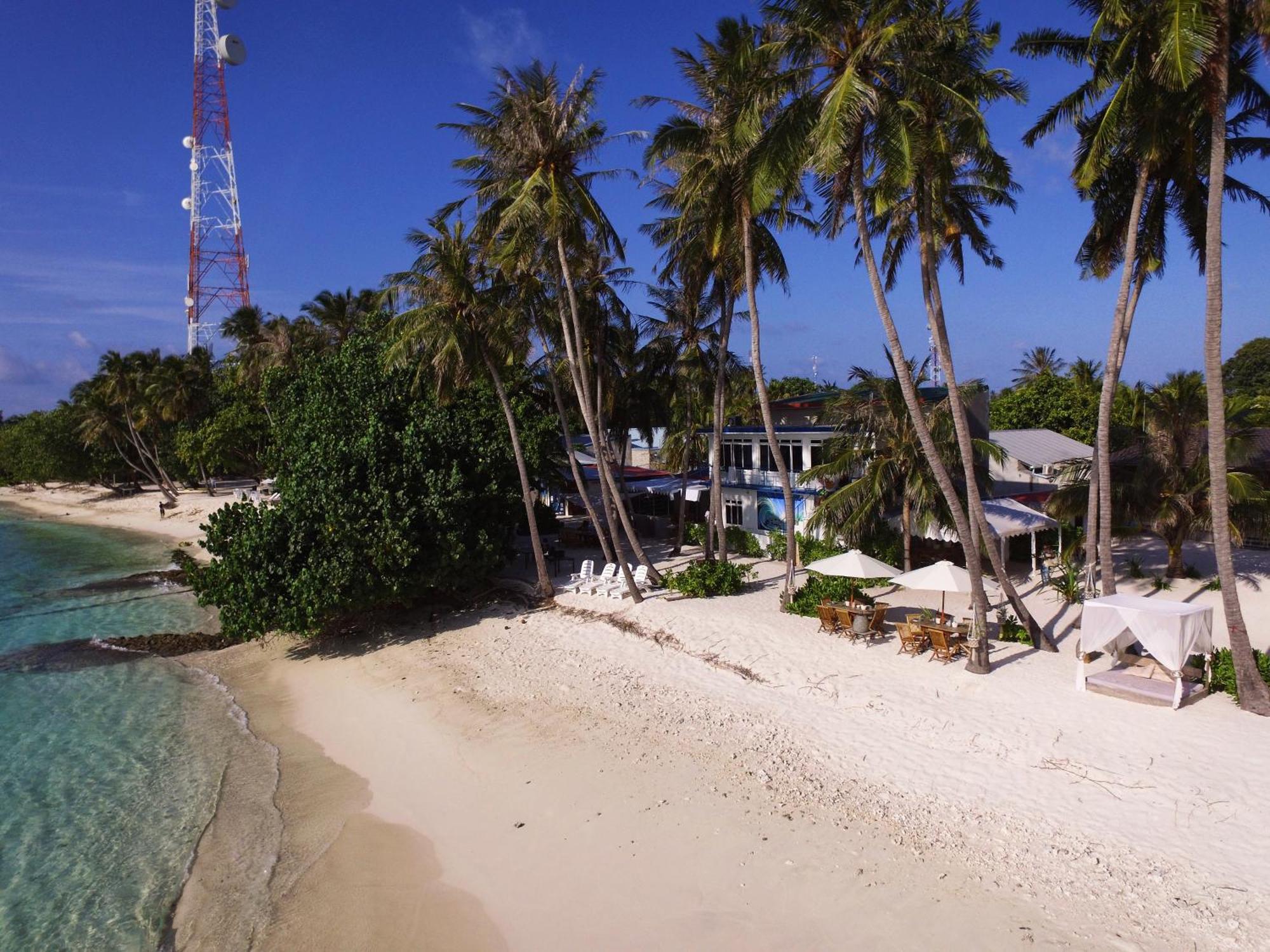 Hotel Batuta Maldives Surf View Thulusdhoo Exterior foto