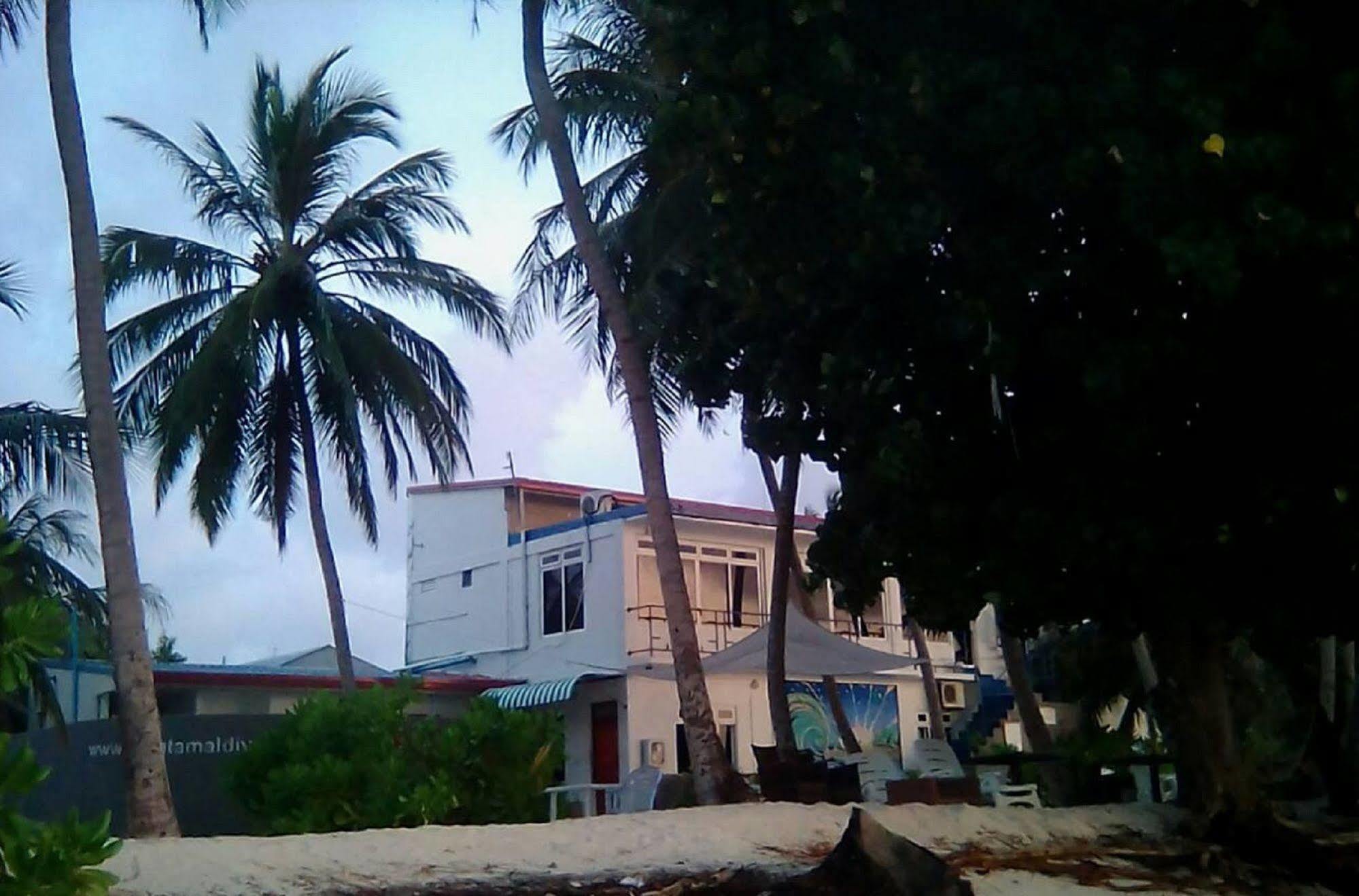 Hotel Batuta Maldives Surf View Thulusdhoo Exterior foto