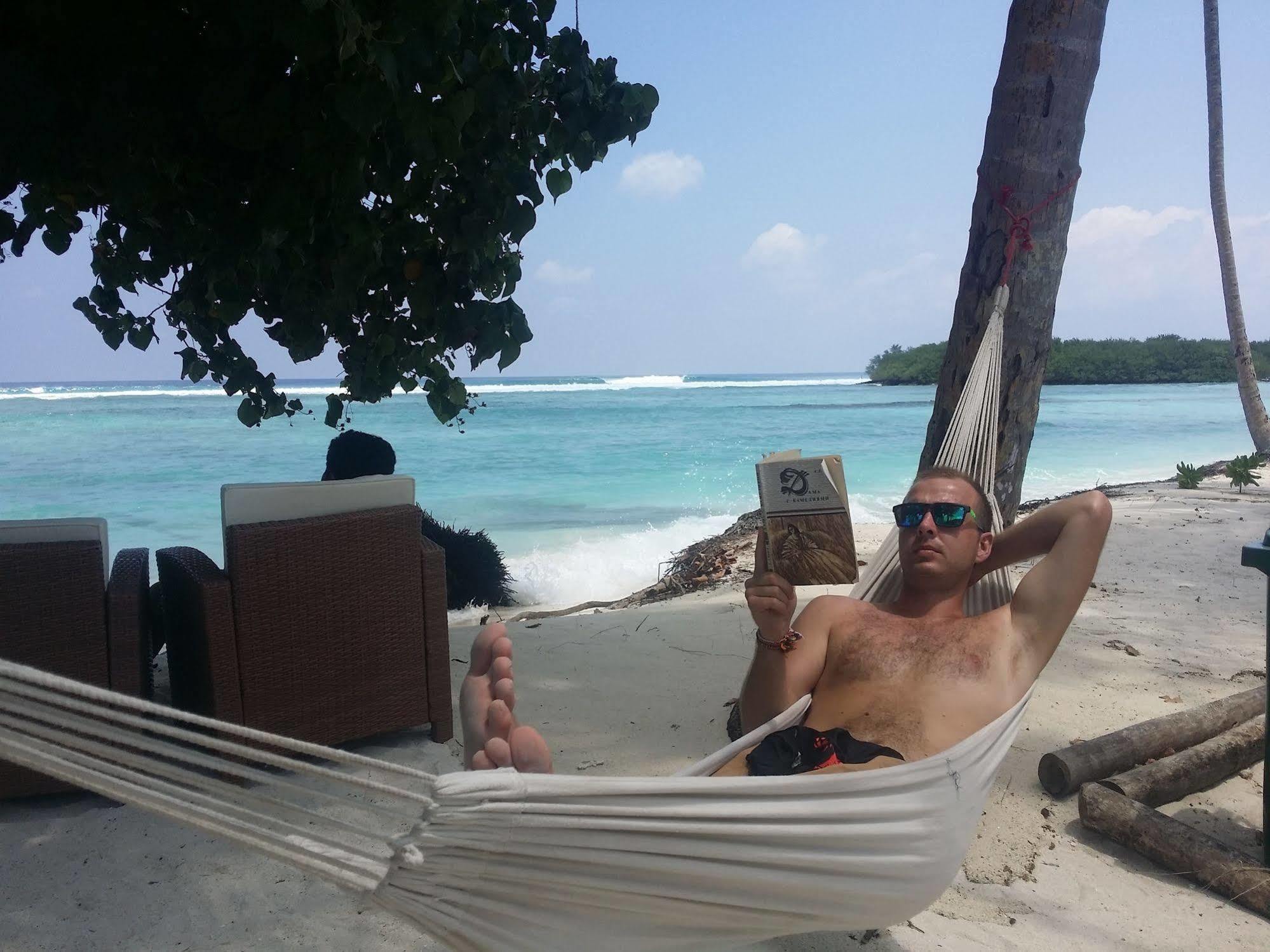 Hotel Batuta Maldives Surf View Thulusdhoo Exterior foto